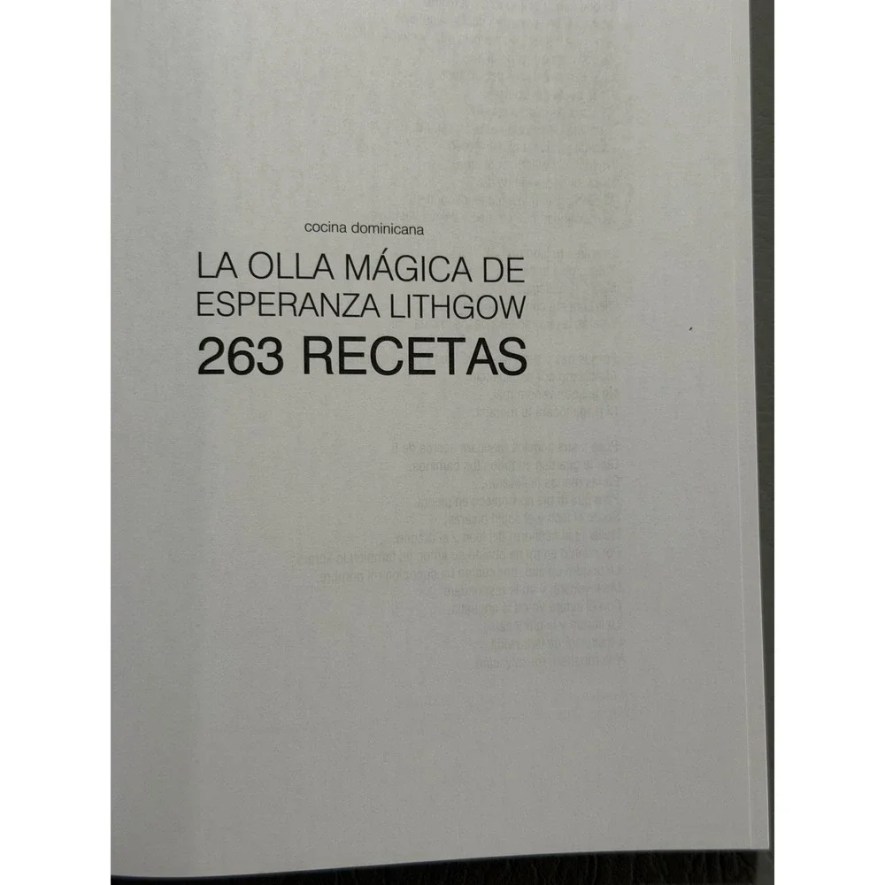 Esperanza Lithgow La Olla Magica Cookbook Spanish 263 Recetas 1st Ed EXTRANA